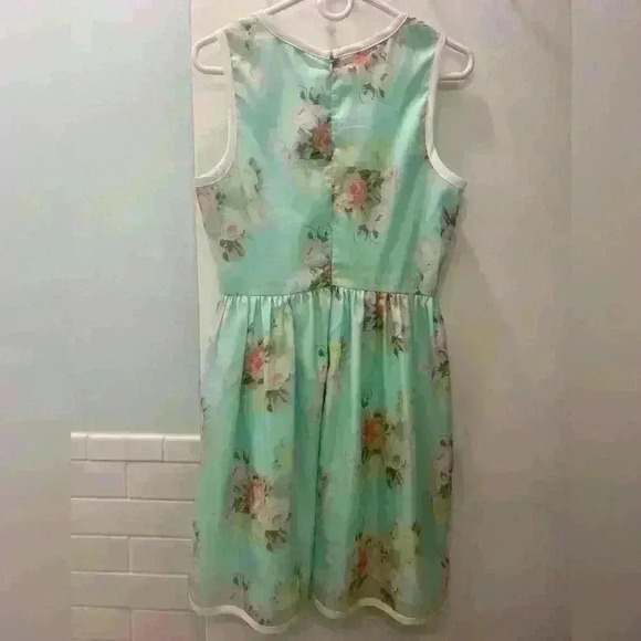 PIPERLIME COLLECTION Mint Green Floral Dress Size Medium - Picture 5 of 11